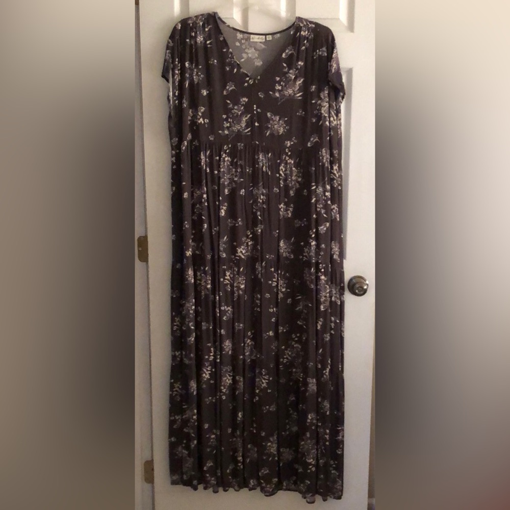 Wonderly brand women’s dress, size XXL. Worn once.